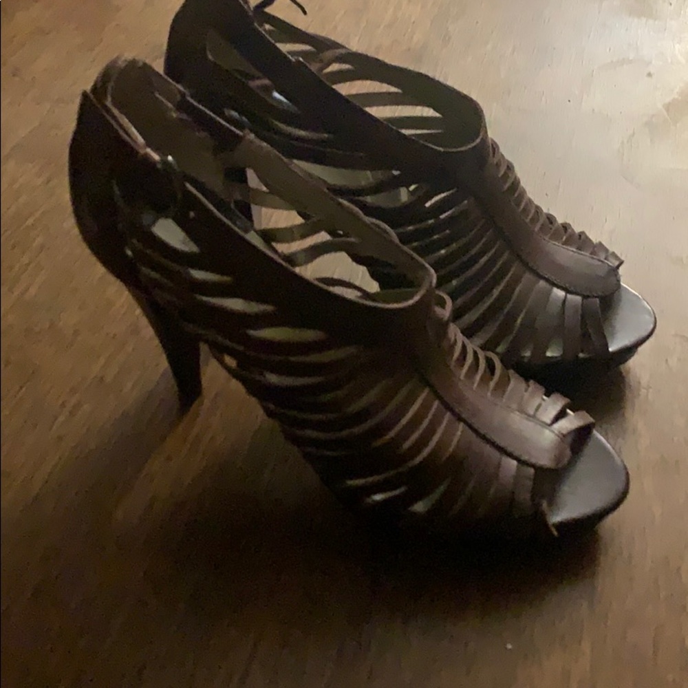 High heels shoes